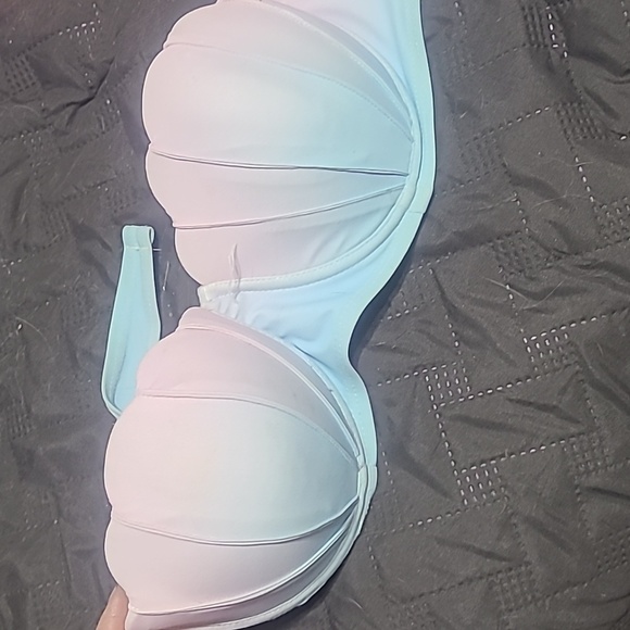 Clamshell bikini top - Picture 4 of 4